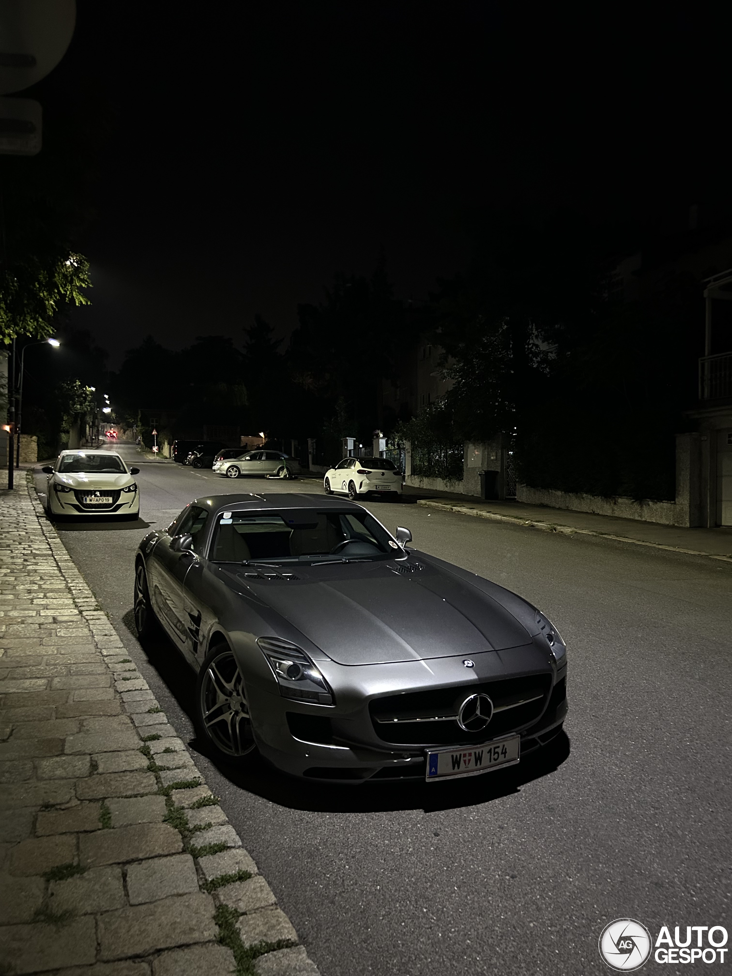 Mercedes-Benz SLS AMG