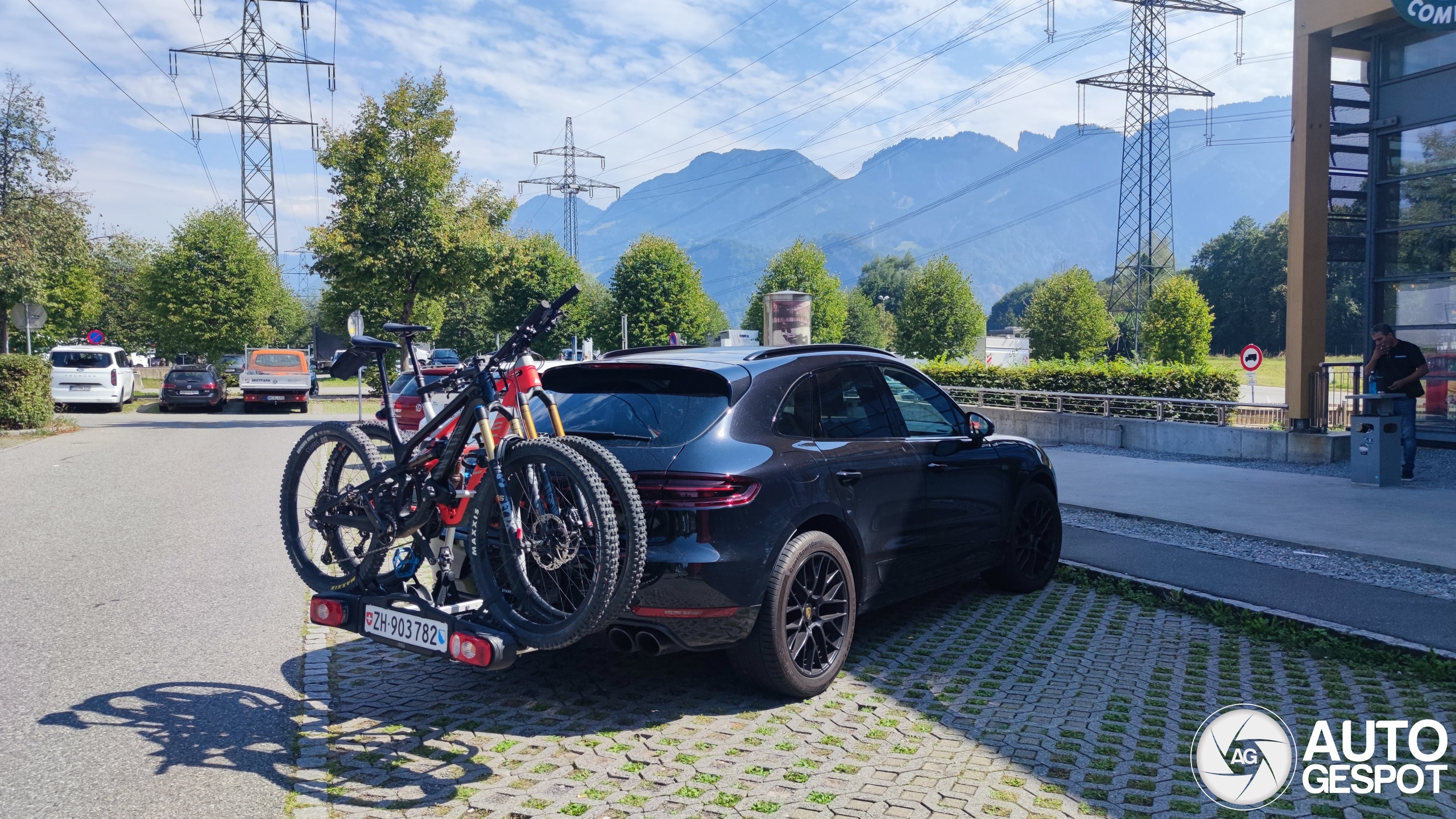 Porsche 95B Macan GTS