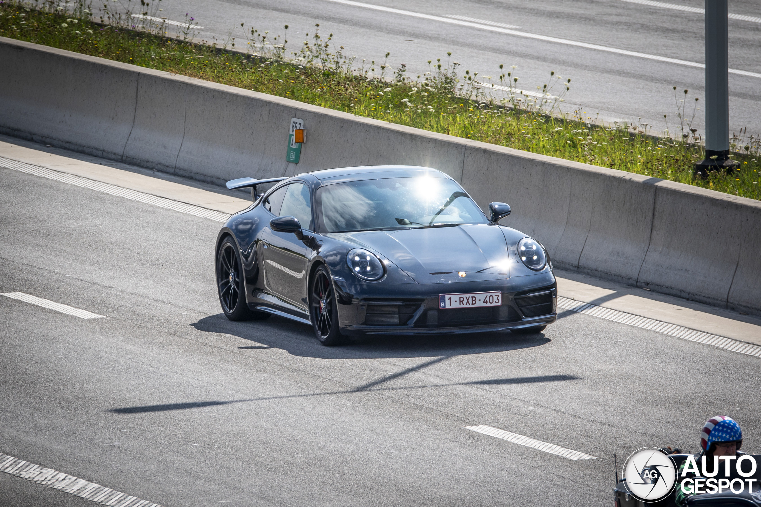 Porsche 992 Carrera 4 GTS