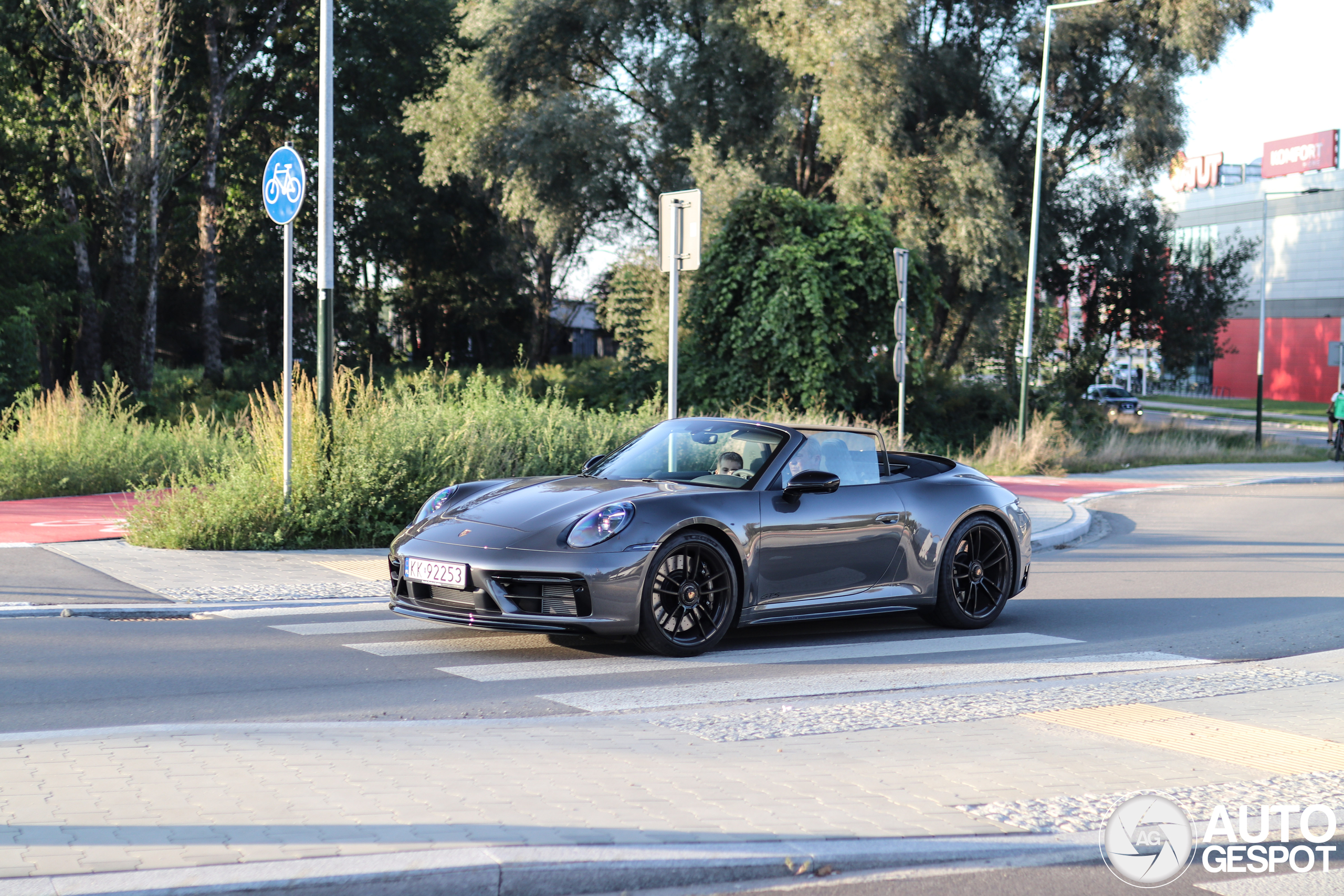 Porsche 992 Carrera 4 GTS Cabriolet