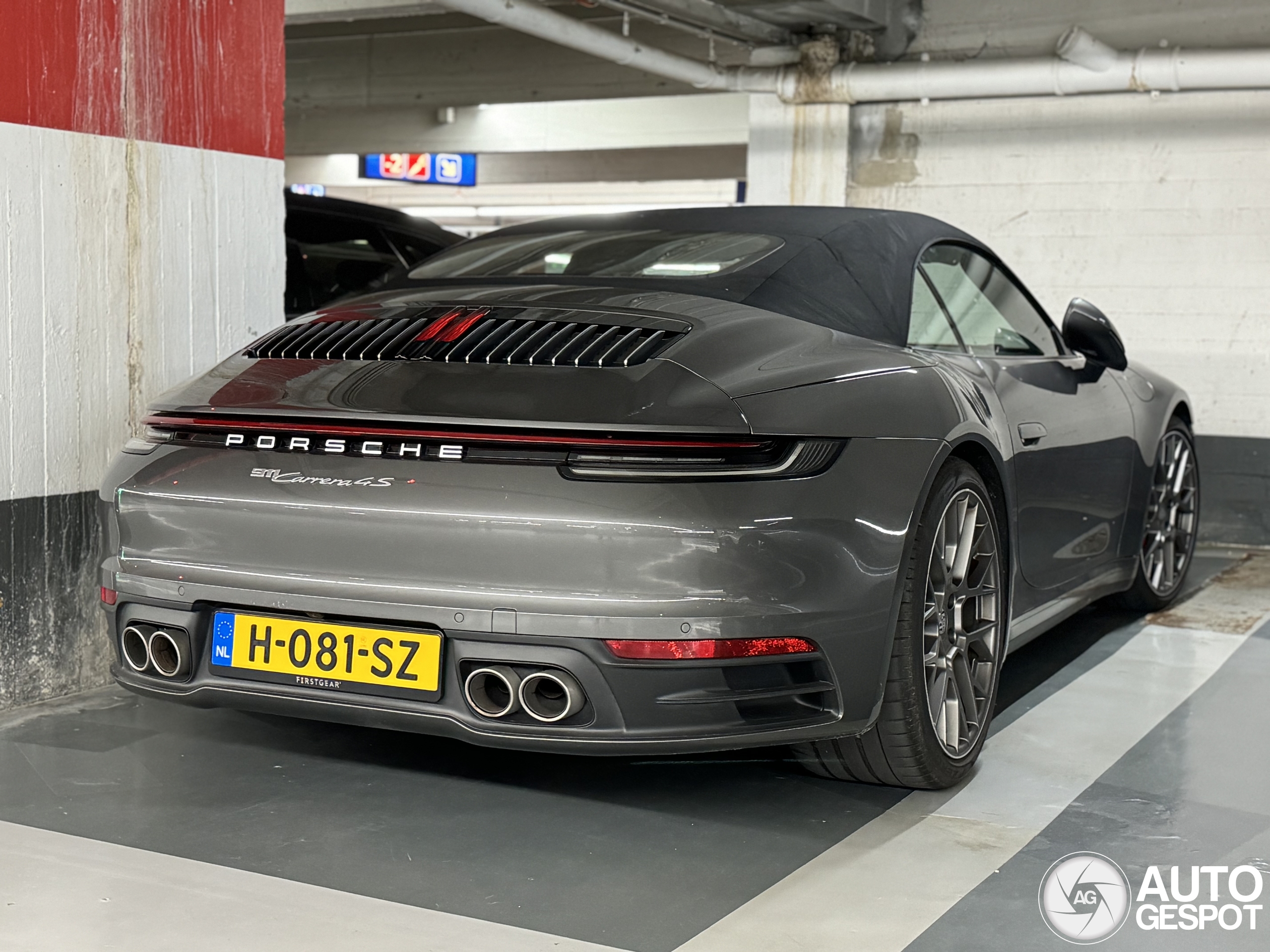 Porsche 992 Carrera 4S Cabriolet