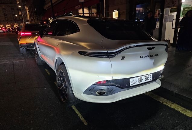 Aston Martin DBX