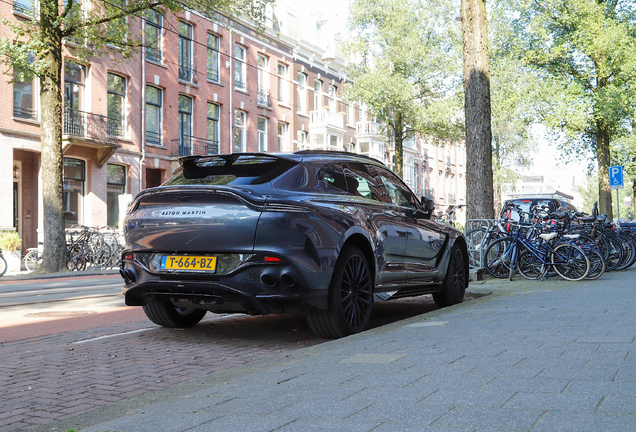 Aston Martin DBX707