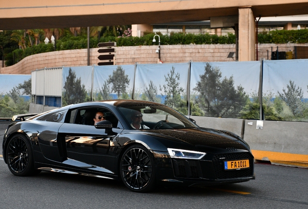 Audi R8 V10 Plus 2015