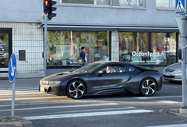 BMW i8