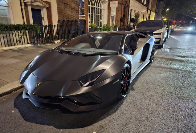 Lamborghini Aventador S LP740-4 Roadster