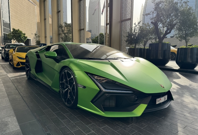 Lamborghini Revuelto