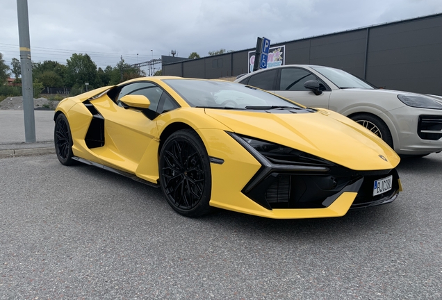 Lamborghini Revuelto