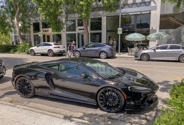 McLaren GT