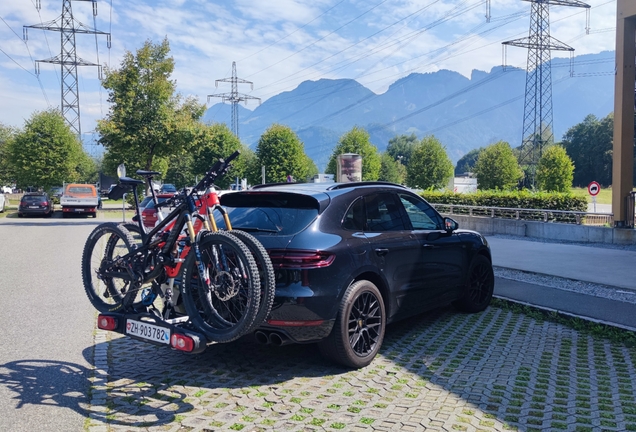 Porsche 95B Macan GTS