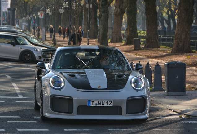 Porsche 991 GT2 RS Weissach Package