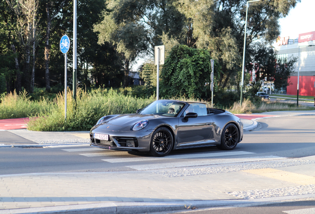 Porsche 992 Carrera 4 GTS Cabriolet