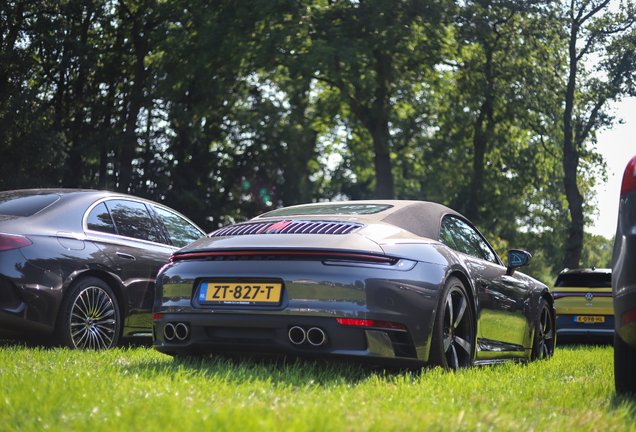 Porsche 992 Carrera 4S Cabriolet