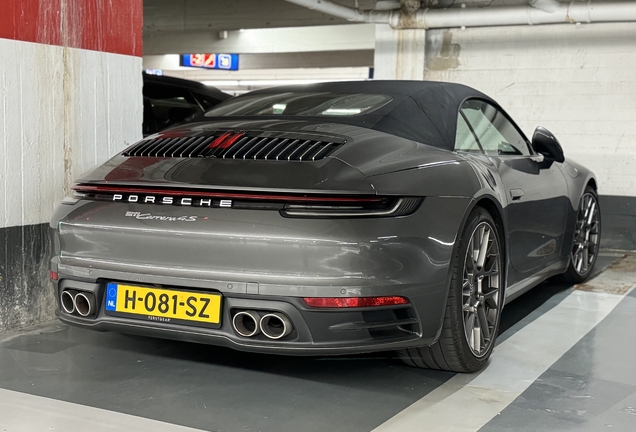 Porsche 992 Carrera 4S Cabriolet