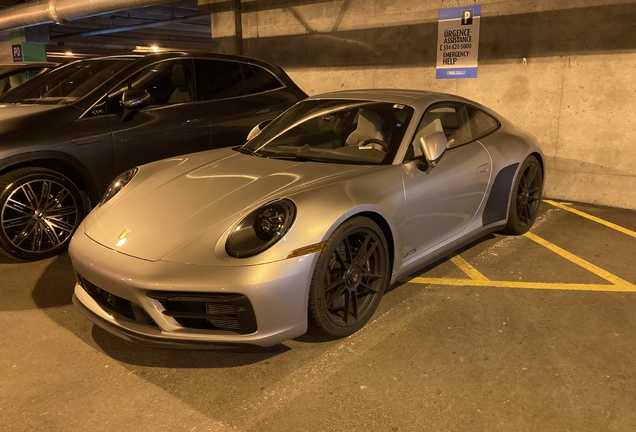 Porsche 992 Carrera GTS