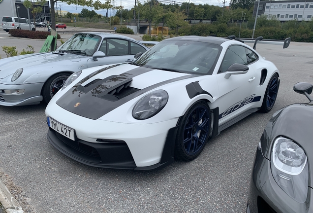 Porsche 992 GT3 RS Weissach Package