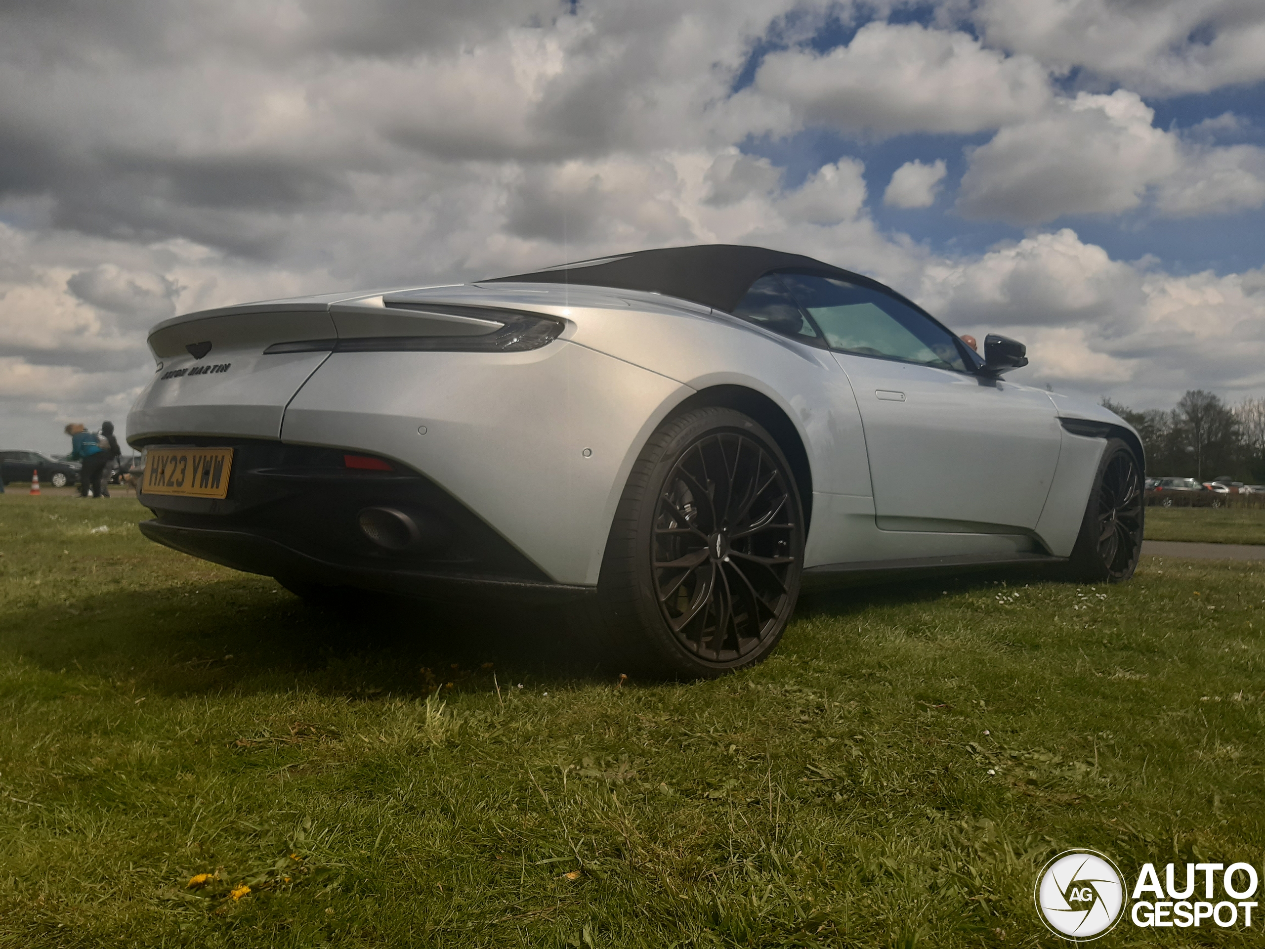 Aston Martin DB11 V8 Volante