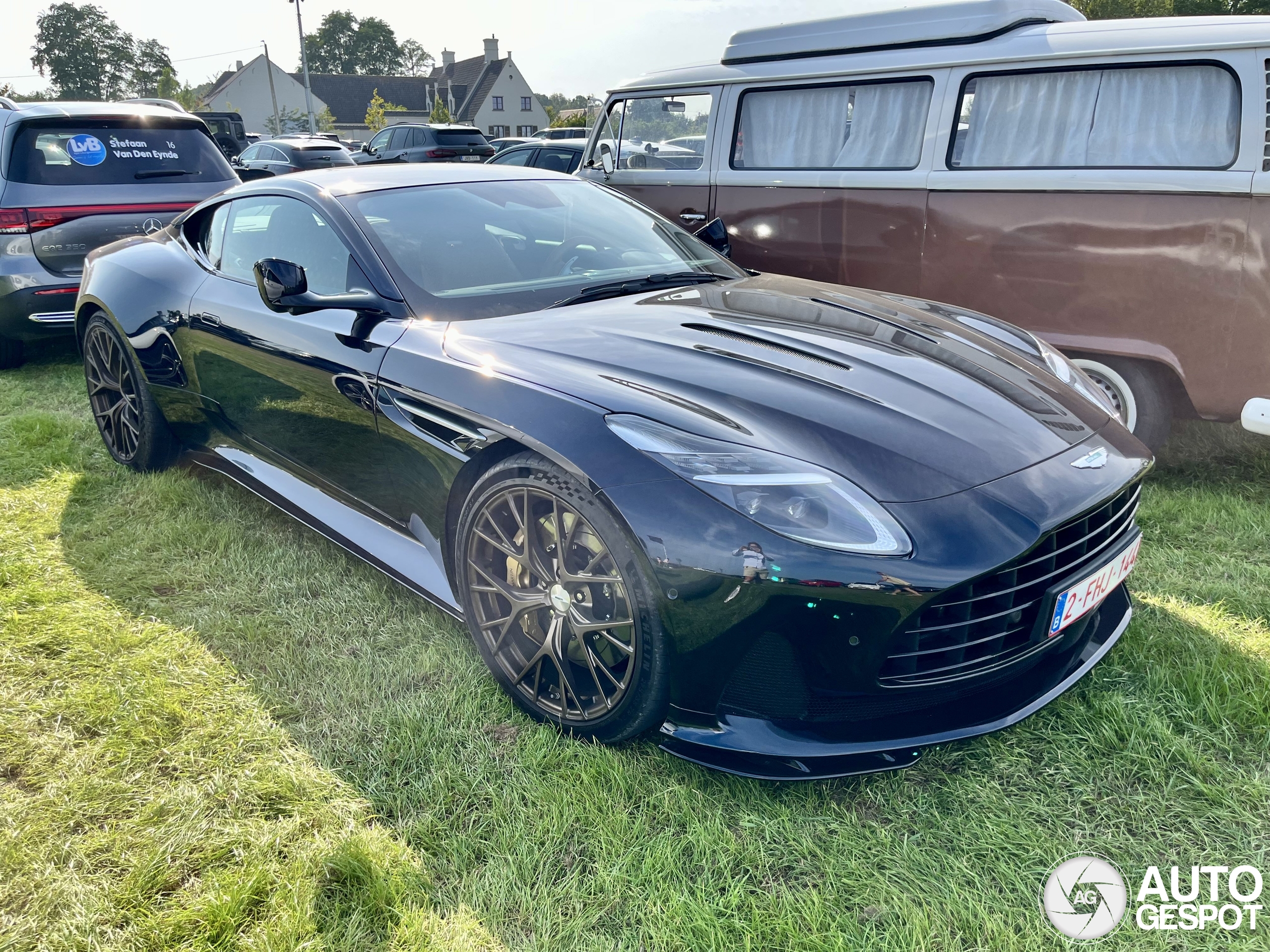 Aston Martin DB12