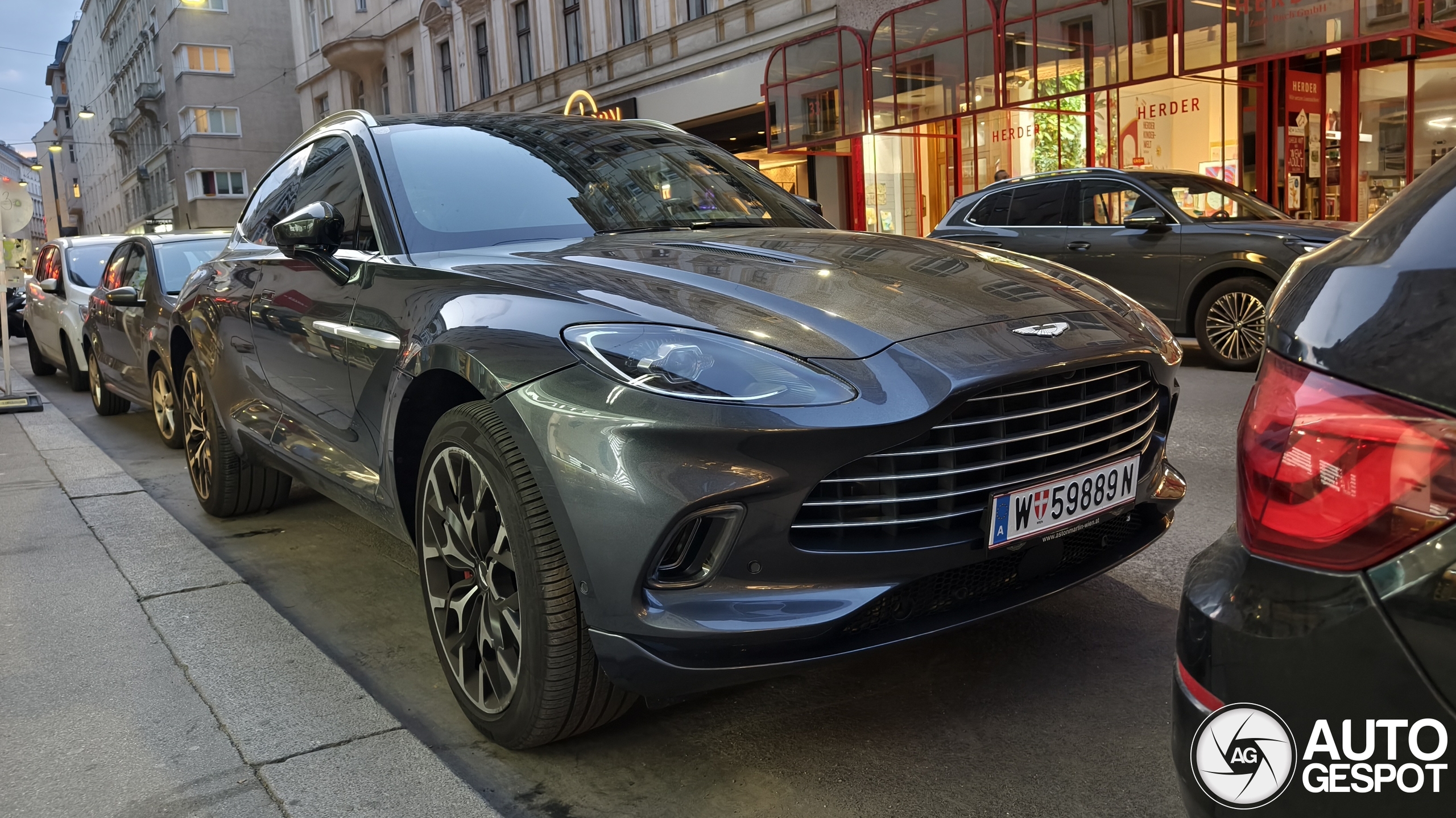 Aston Martin DBX