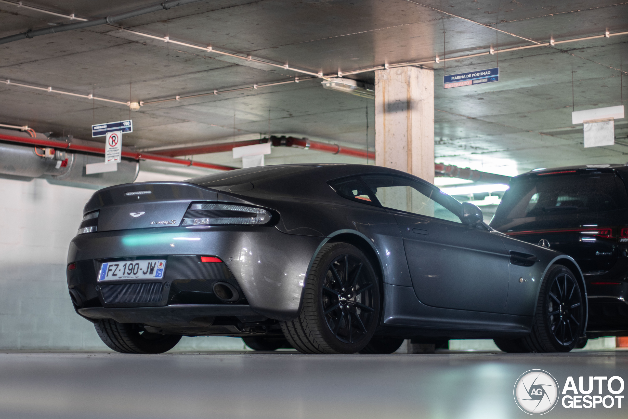 Aston Martin V12 Vantage S