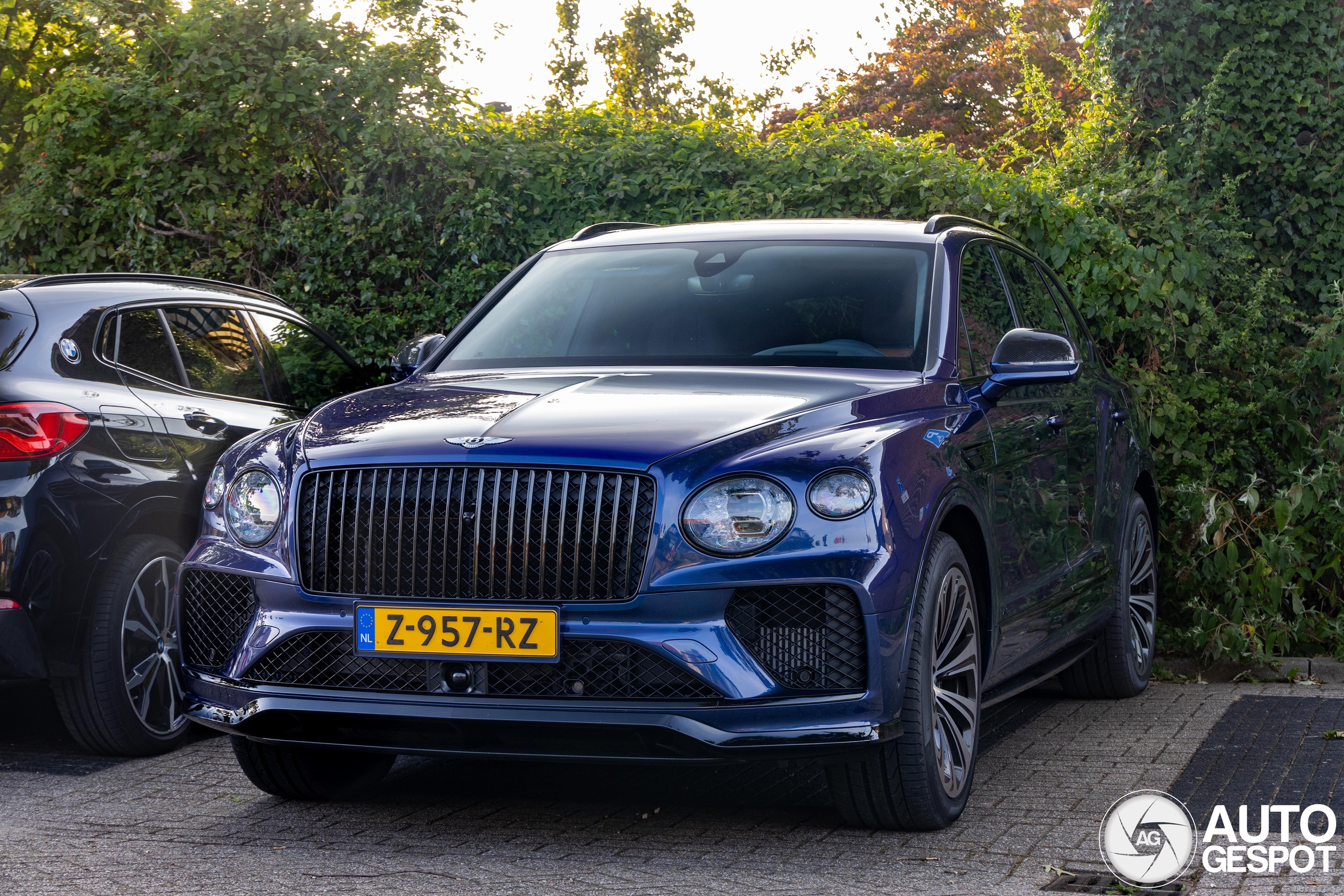 Bentley Bentayga Hybrid Azure 2024