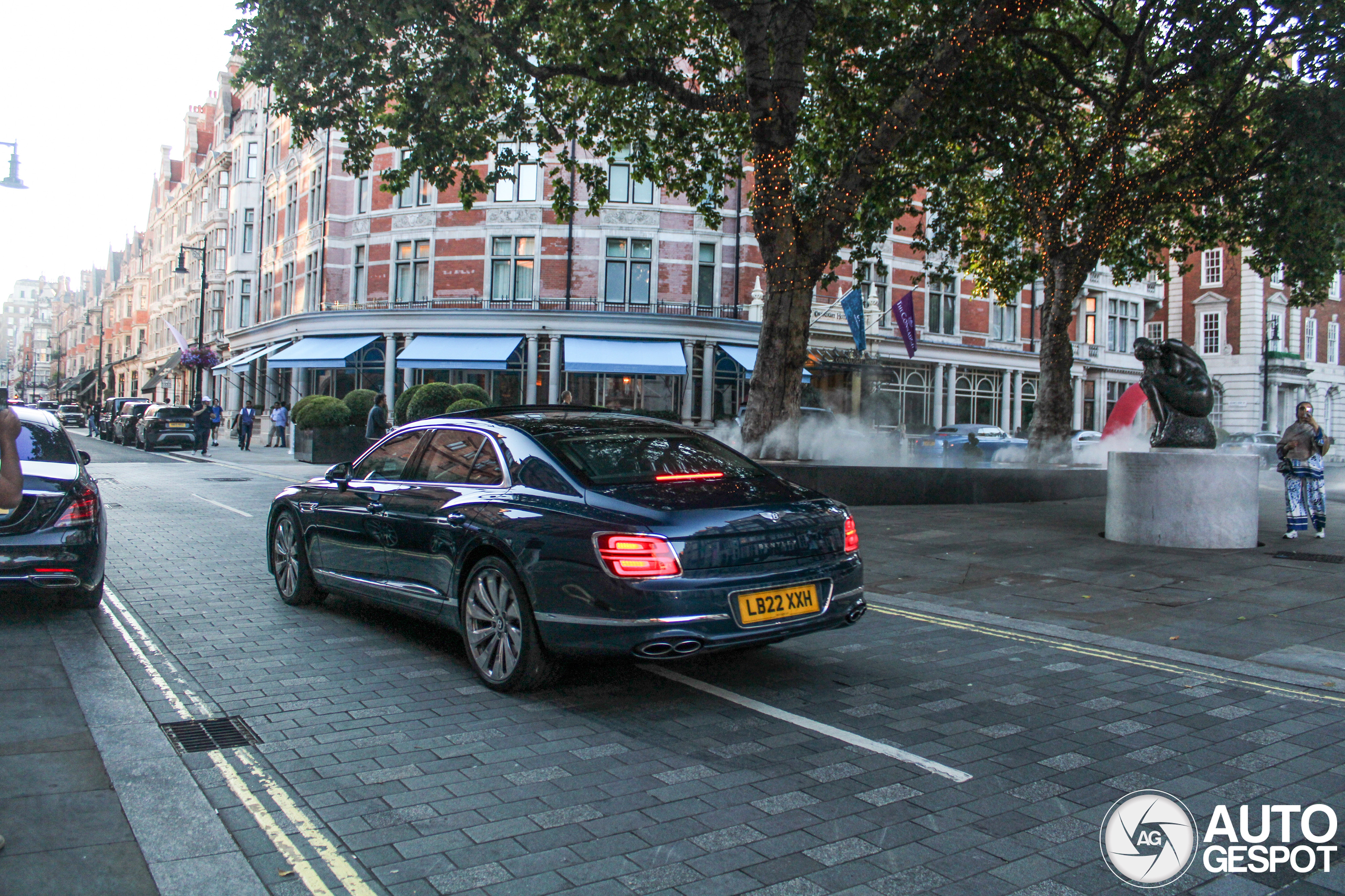 Bentley Flying Spur V8 2021