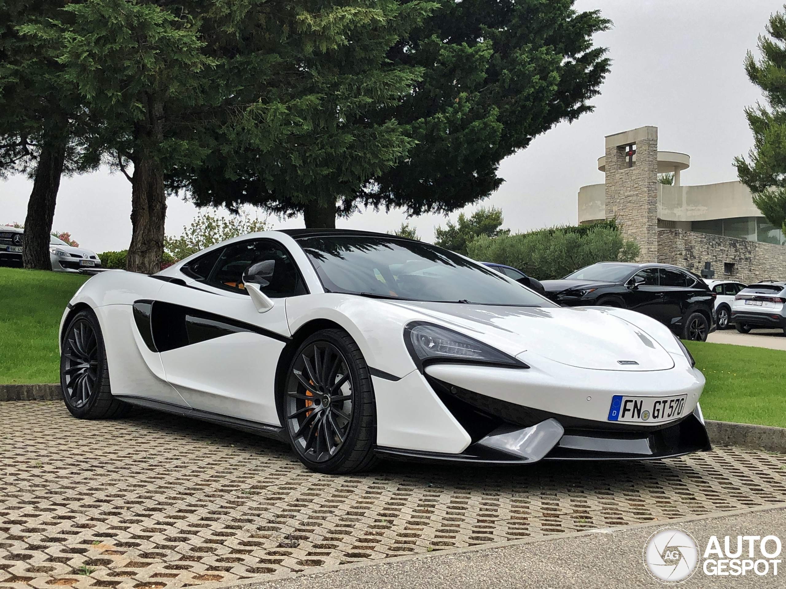 McLaren 570GT