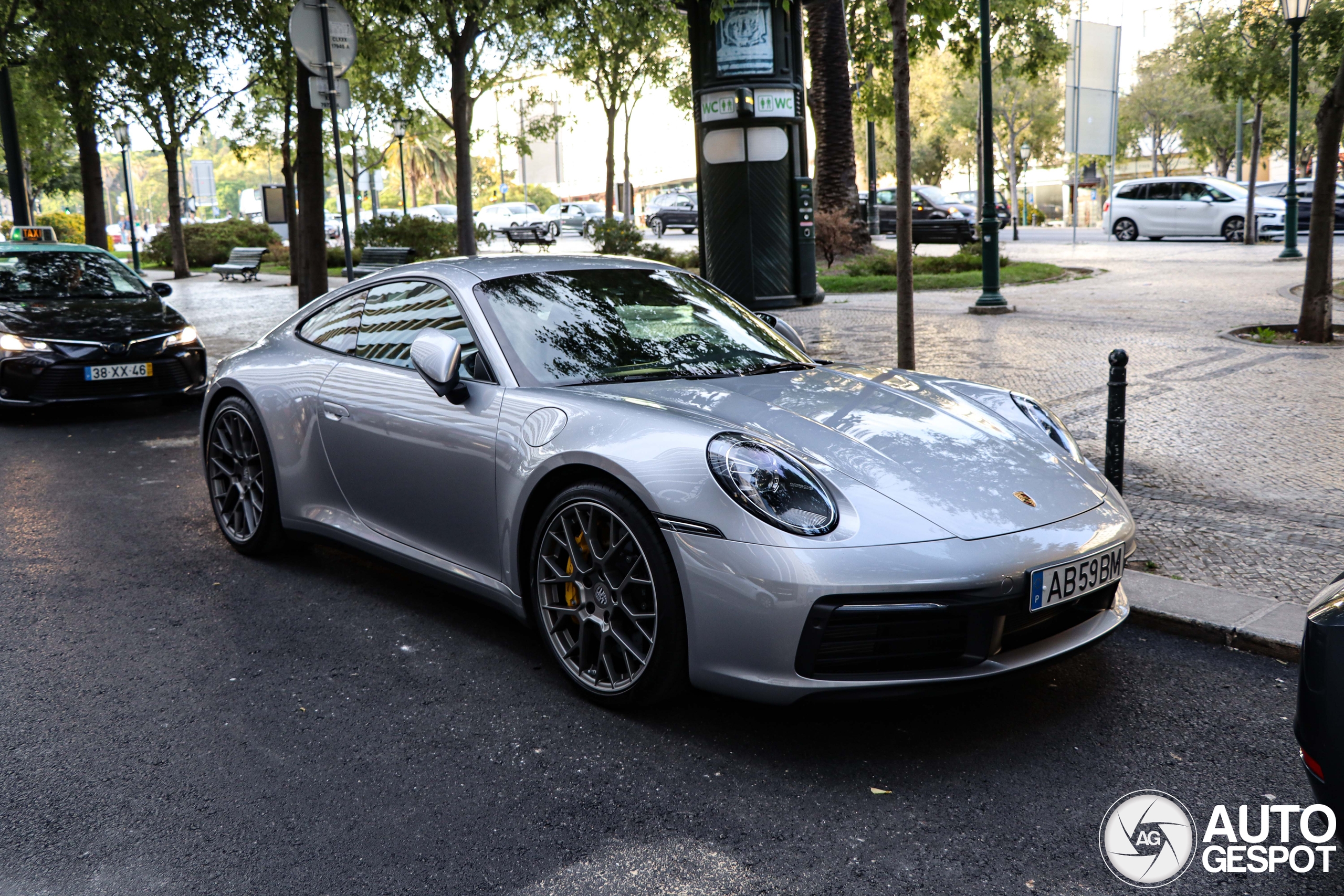 Porsche 992 Carrera 4S