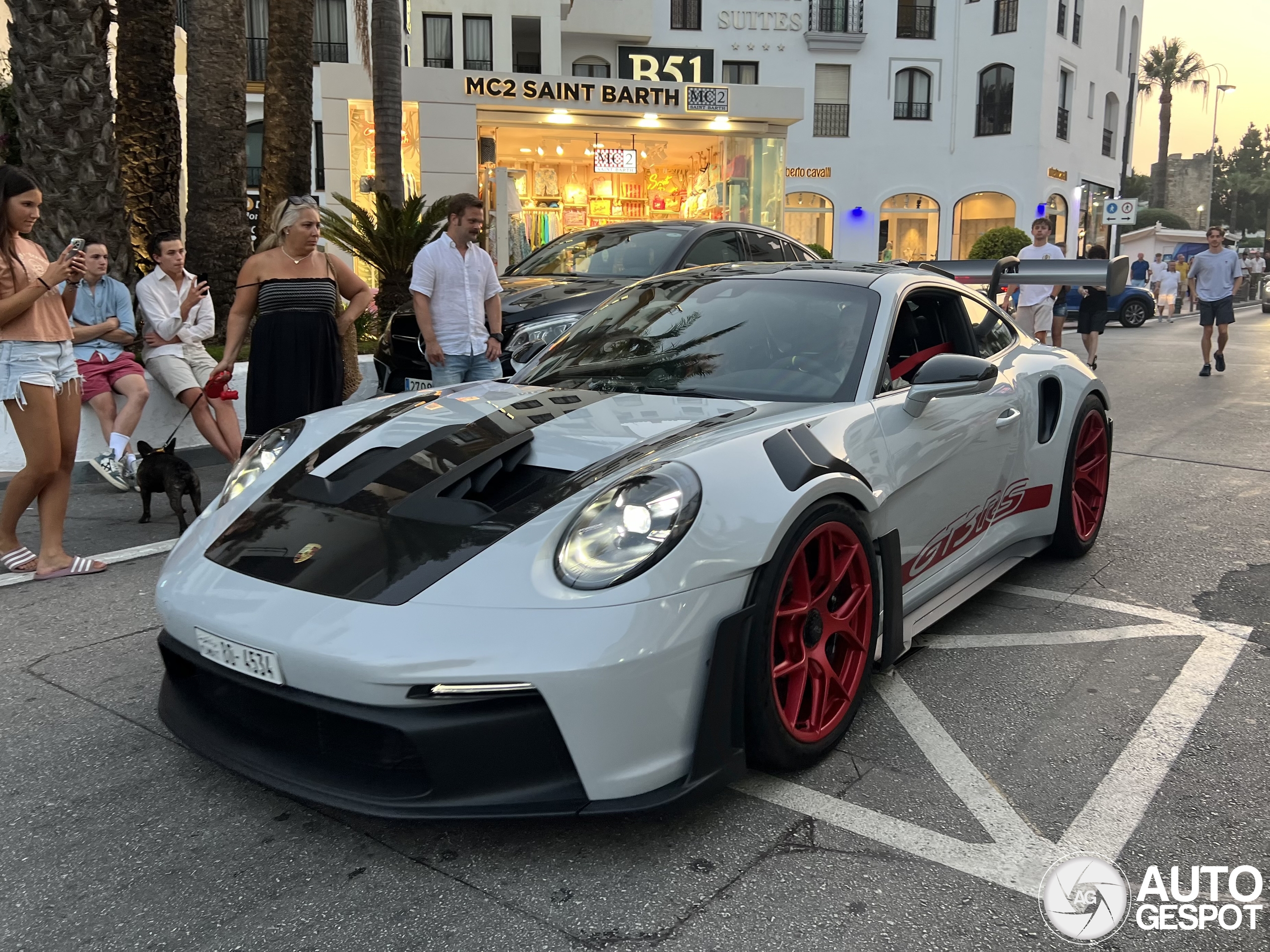 Porsche 992 GT3 RS Weissach Package