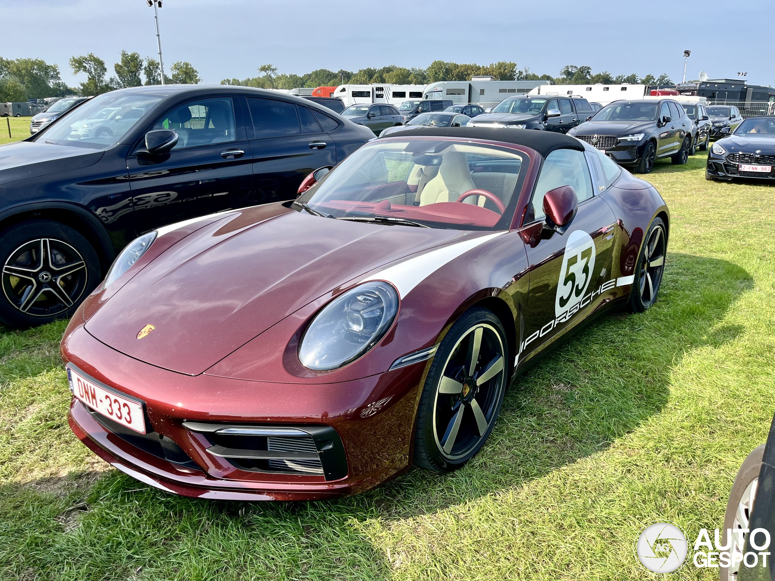 Porsche 992 Targa 4S Heritage Design Edition