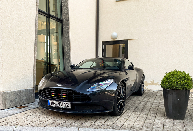 Aston Martin DB11 V8