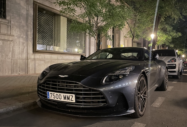 Aston Martin DB12