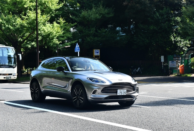 Aston Martin DBX