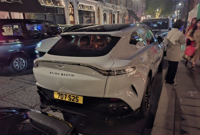 Aston Martin DBX707