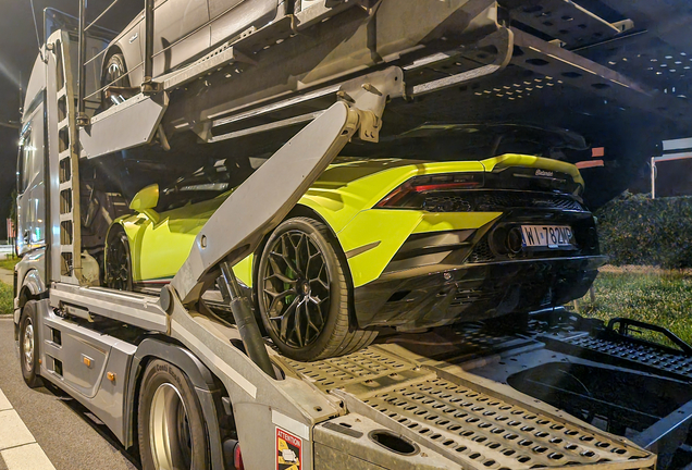 Lamborghini Huracán LP640-4 EVO Spyder