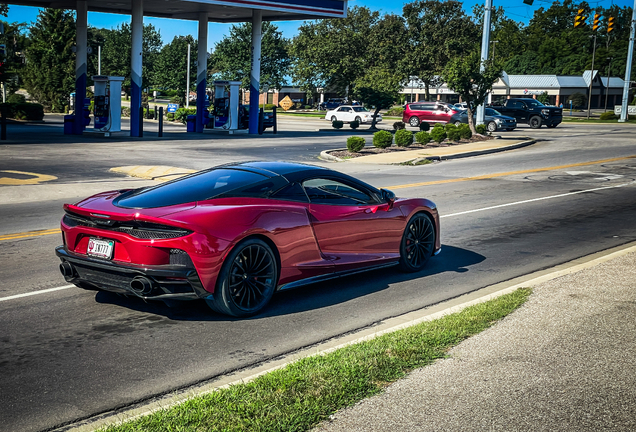 McLaren GT