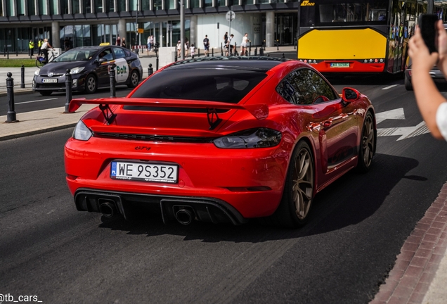 Porsche 718 Cayman GT4