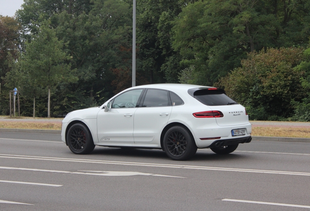 Porsche 95B Macan GTS