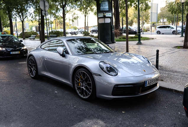 Porsche 992 Carrera 4S