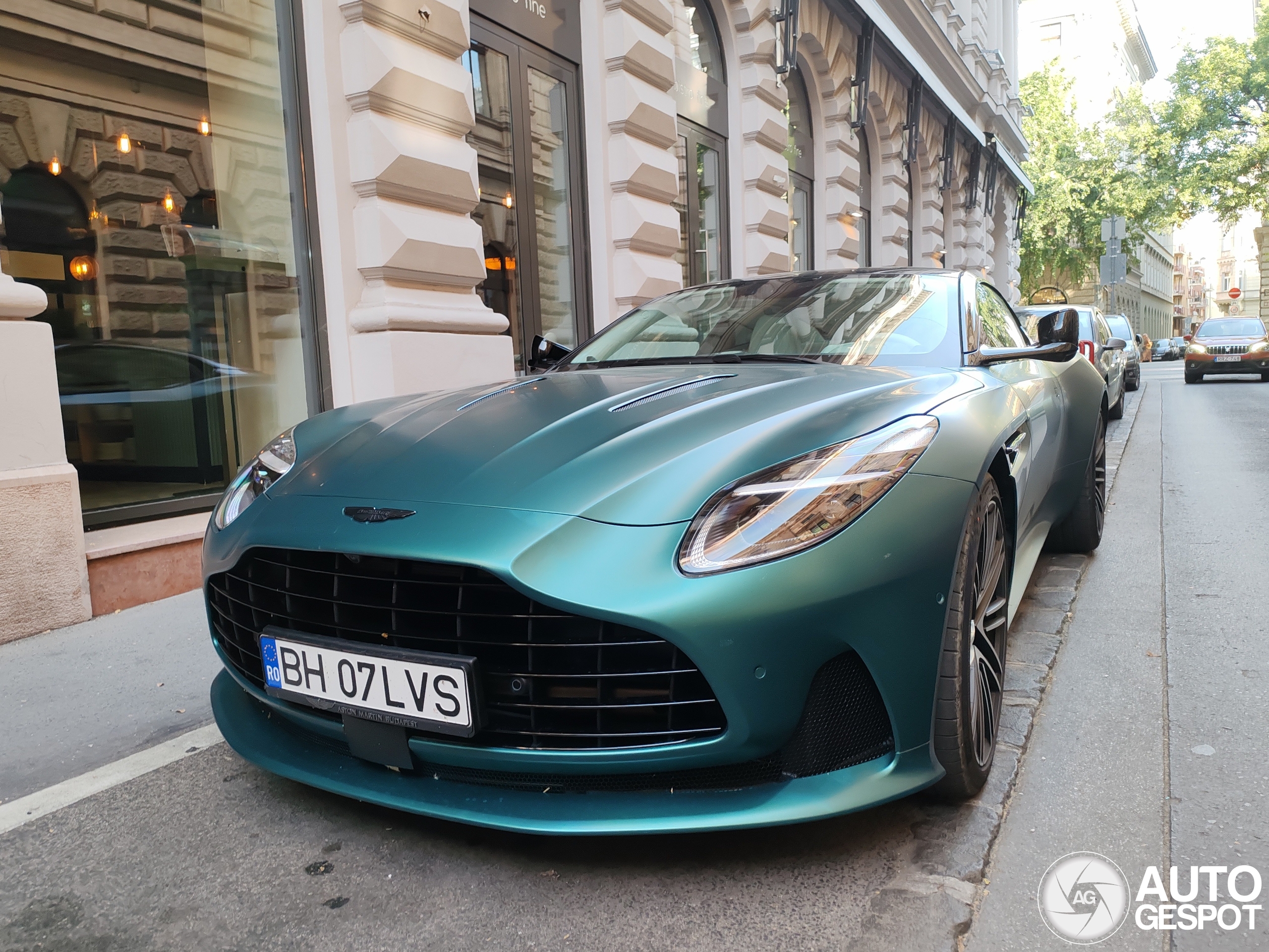 Aston Martin DB12