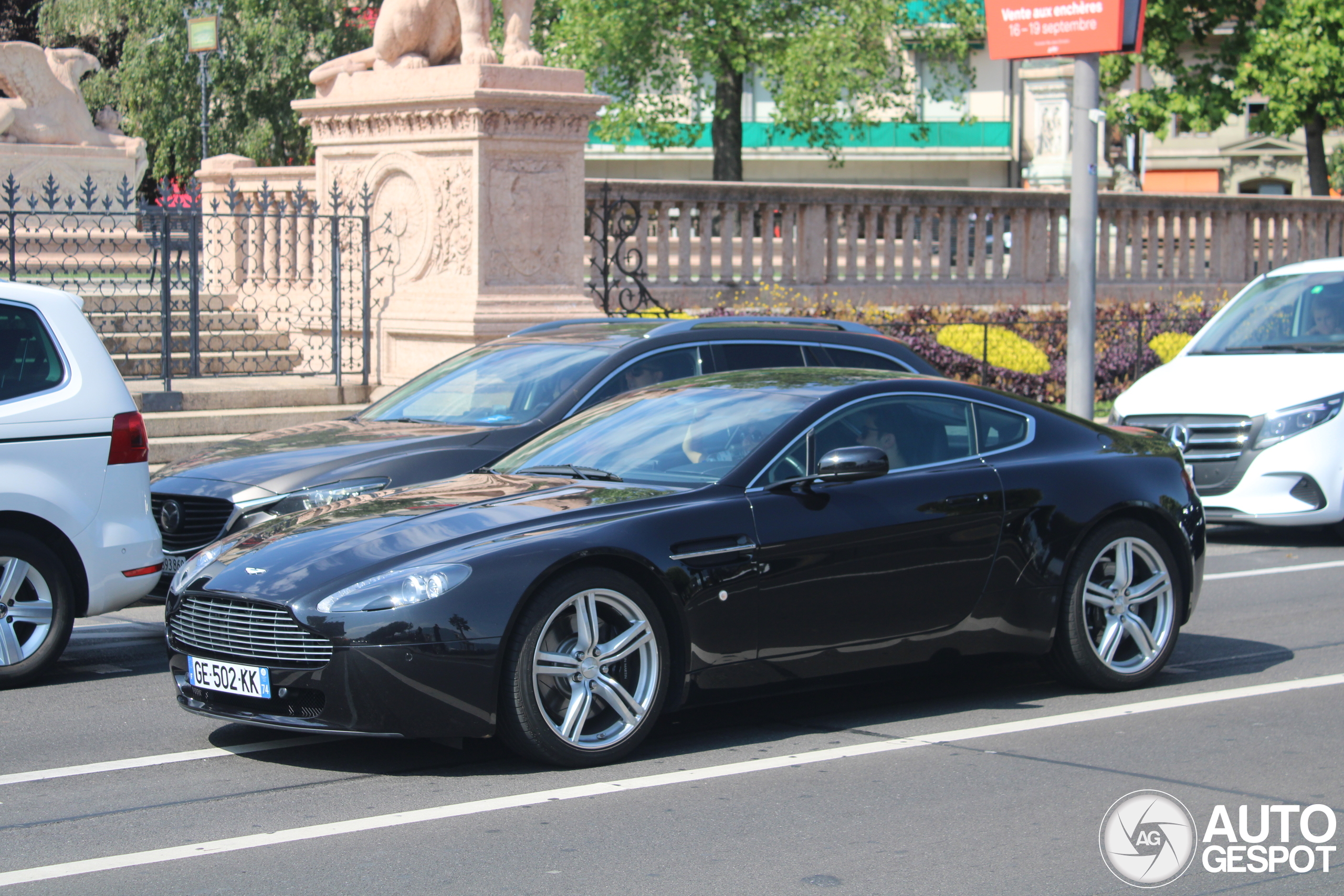 Aston Martin V8 Vantage