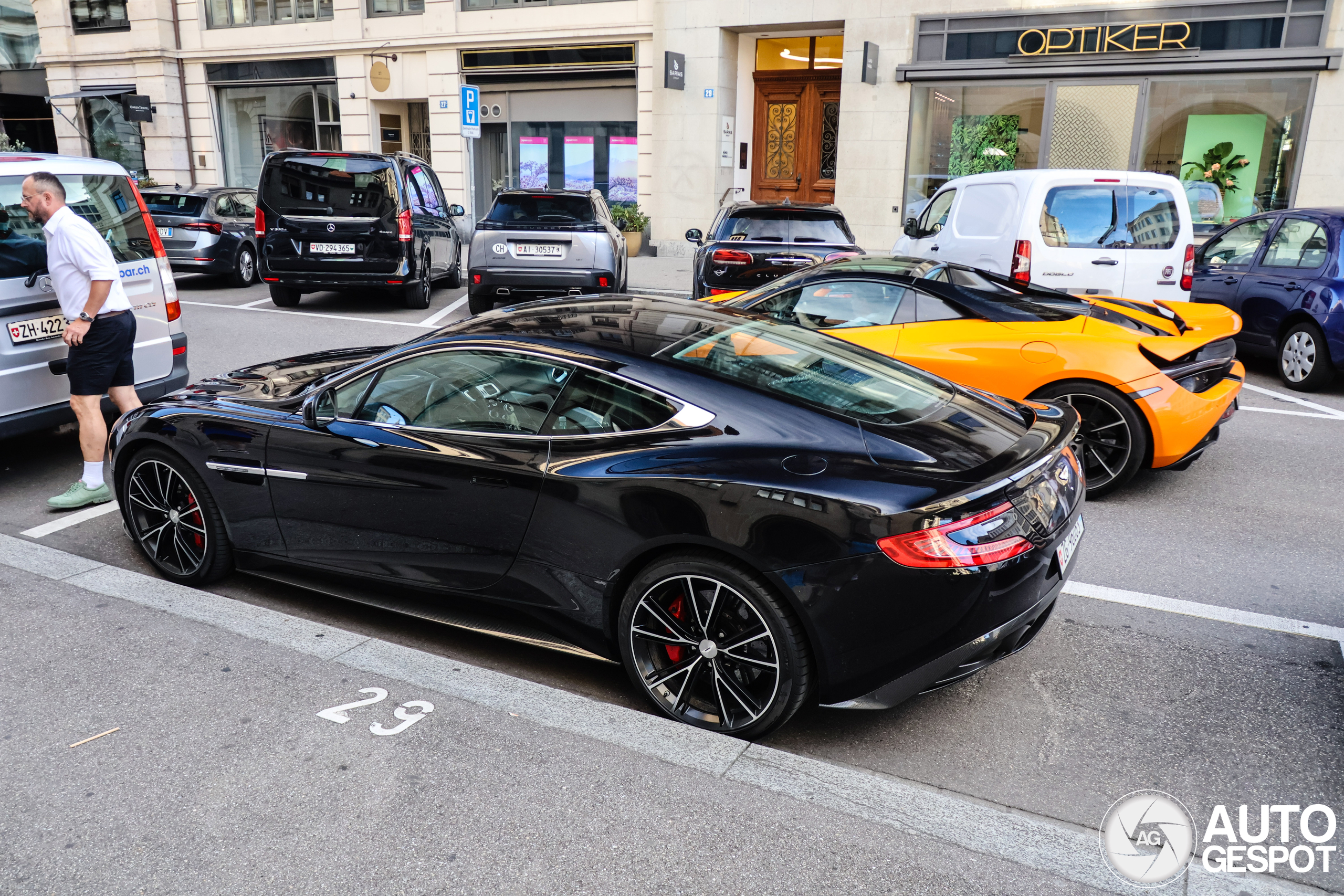 Aston Martin Vanquish 2013