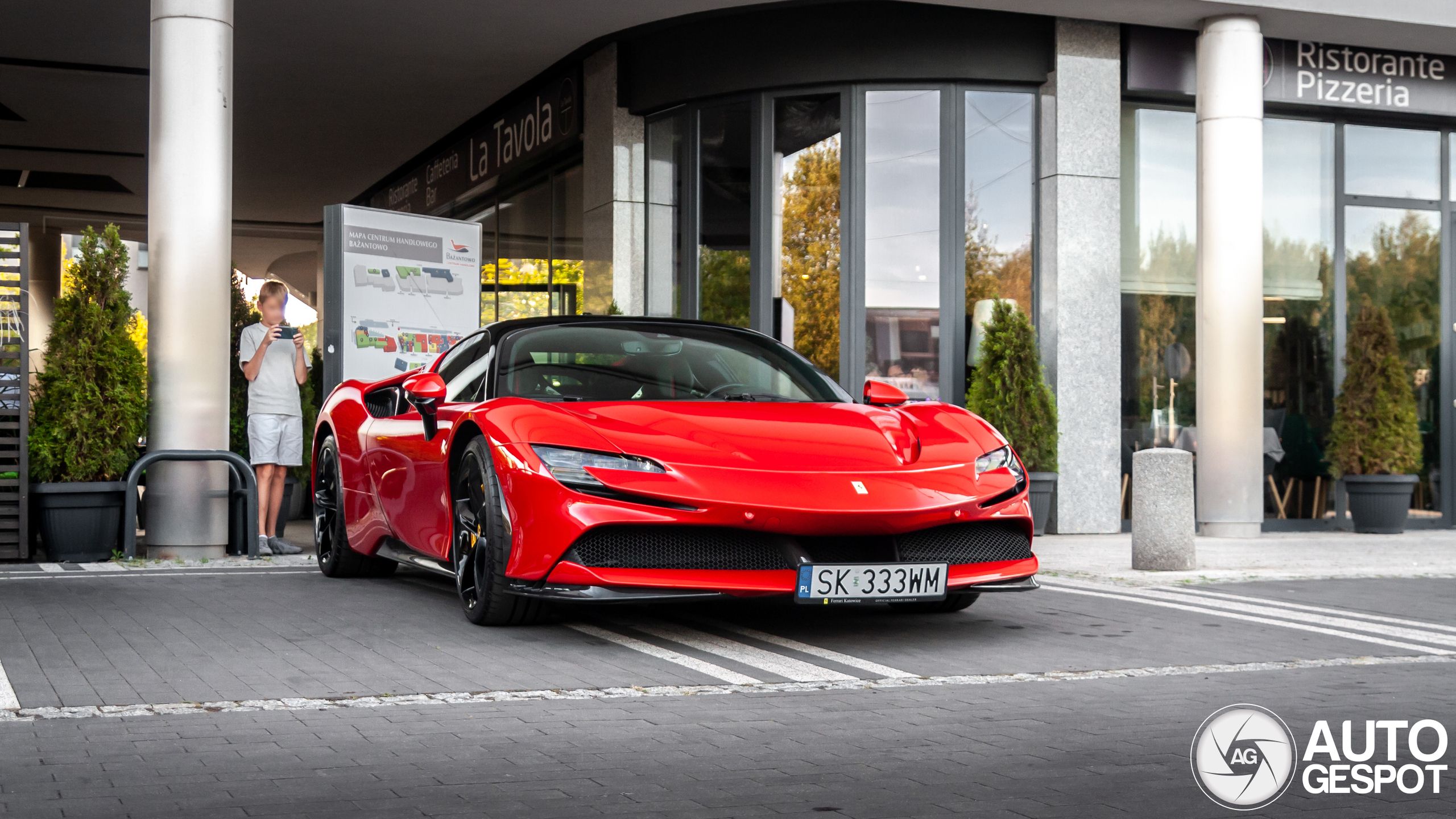 Ferrari SF90 Spider