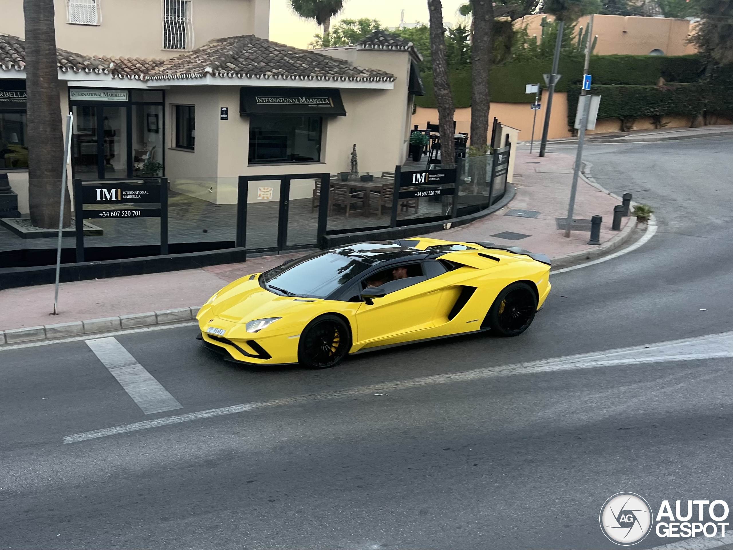 Lamborghini Aventador S LP740-4 Roadster