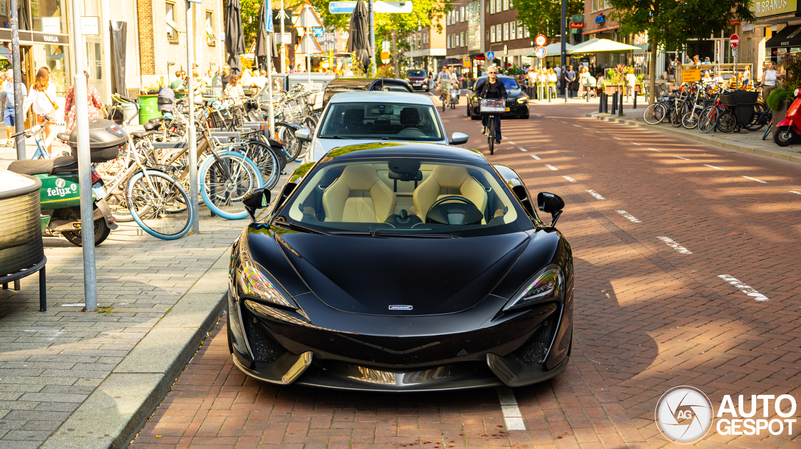 McLaren 570GT