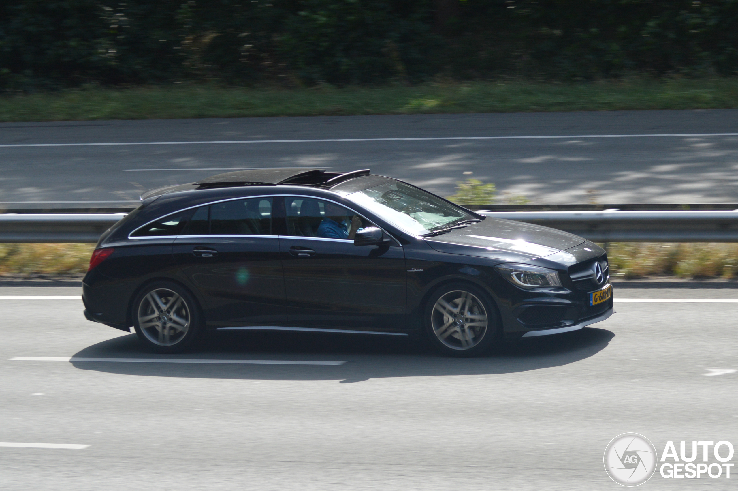 Mercedes-AMG CLA 45 Shooting Brake X117