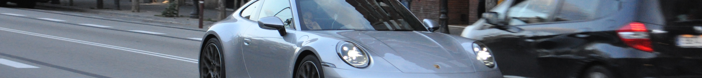 Porsche 992 Carrera 4S