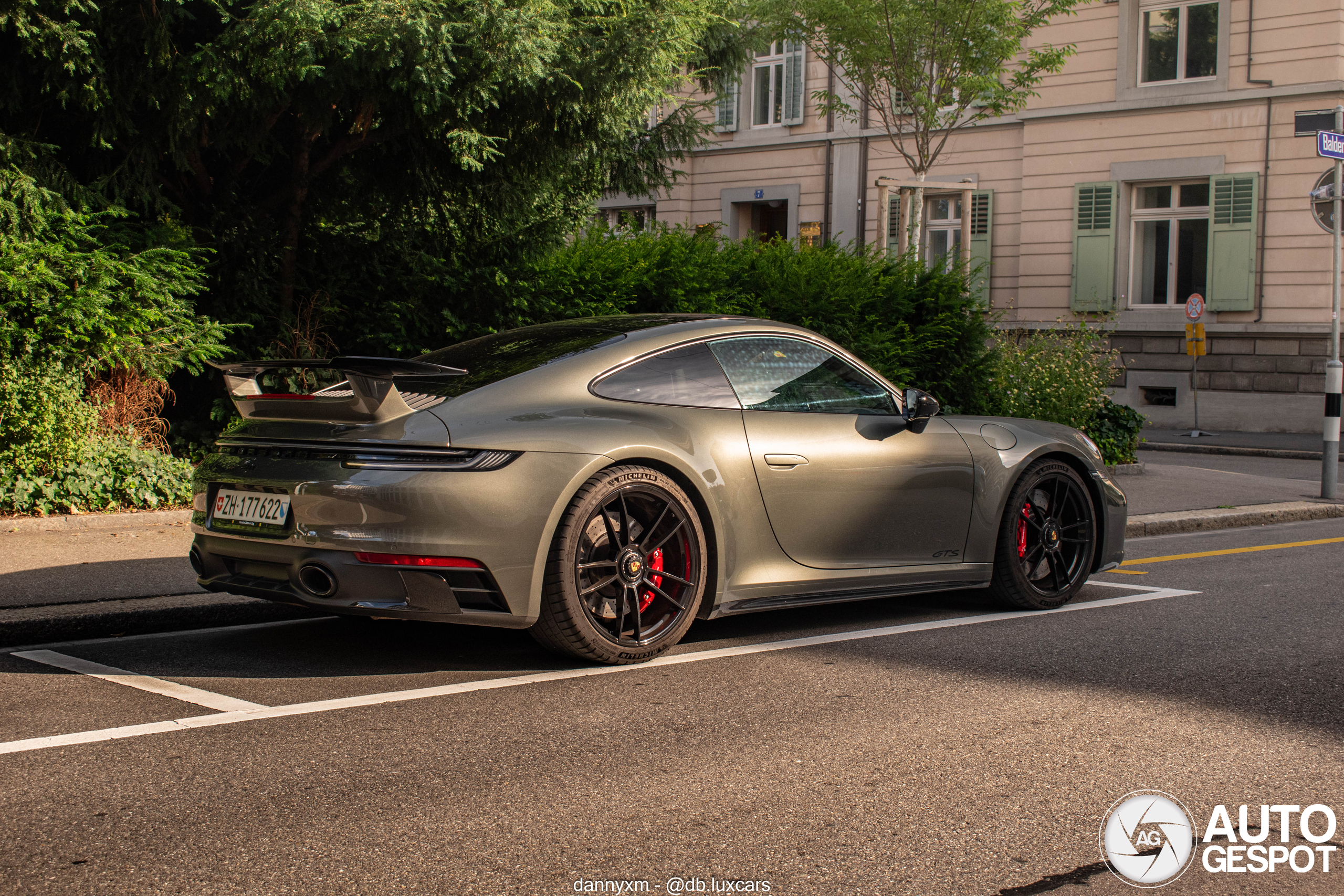 Porsche 992 Carrera 4 GTS