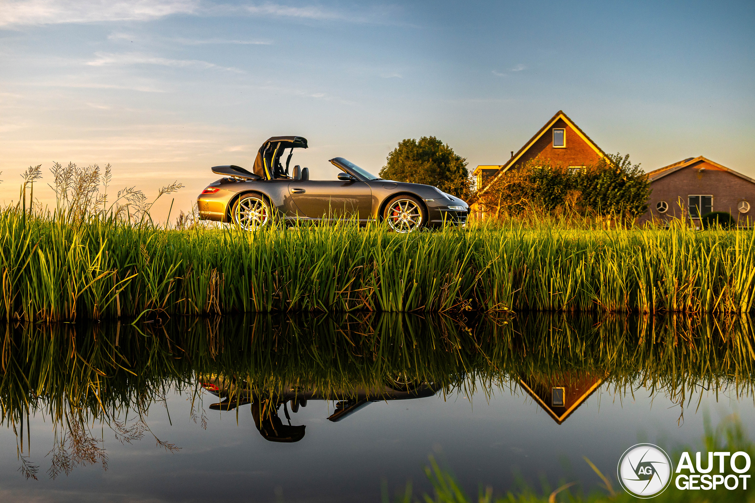 Heerlijke fotoshoot van Porsche in typische Nederlands landschap