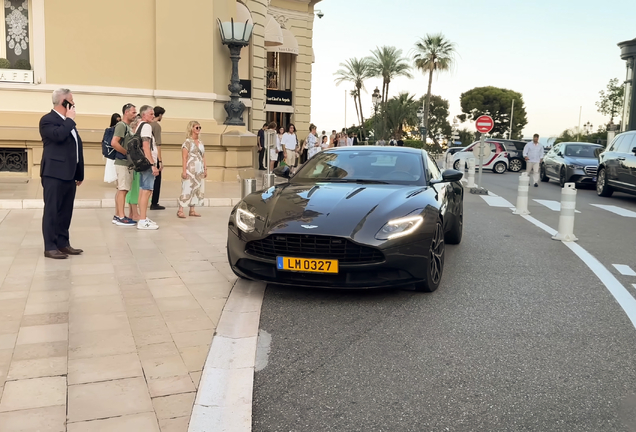 Aston Martin DB11